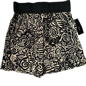 Robert Louis Shorts Womens Sz Medium Black Pull On geometric Print High waist